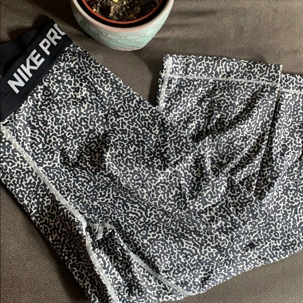 Cropped Nike Leggings